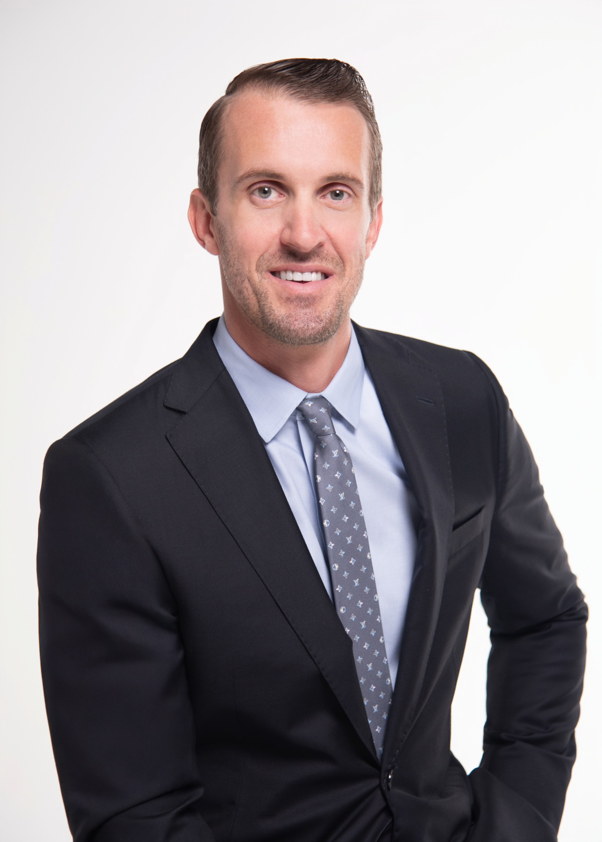 Dr. Brandon Naylor, DO - Board-Certified Orthopedic Surgeon specializing in hip and knee replacement in Alpharetta and Cumming, Georgia